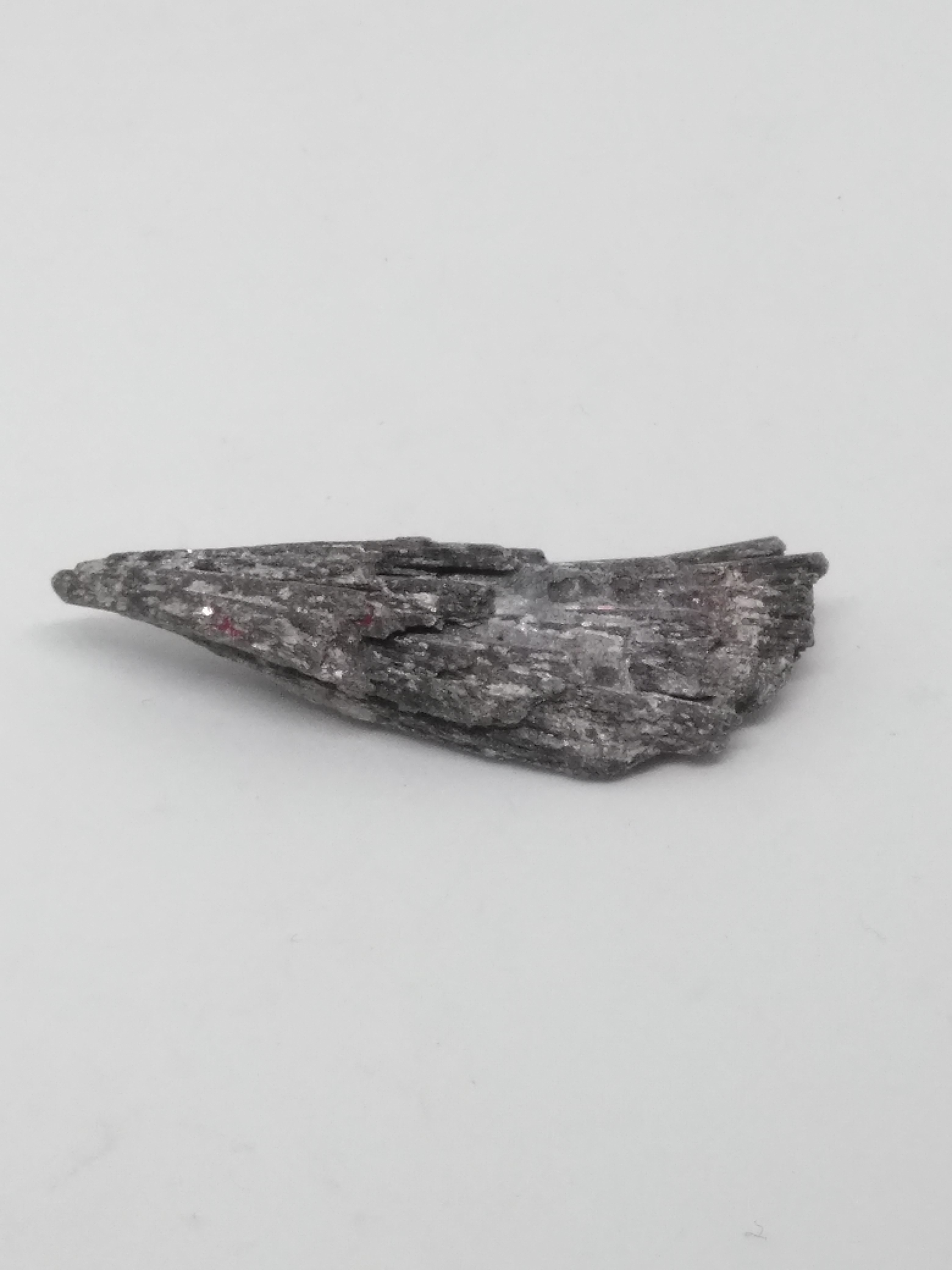 Black Kyanite (h)