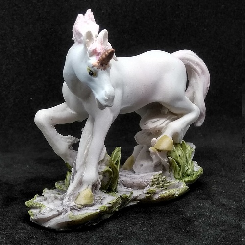 Magical Unicorn Figurine (a)