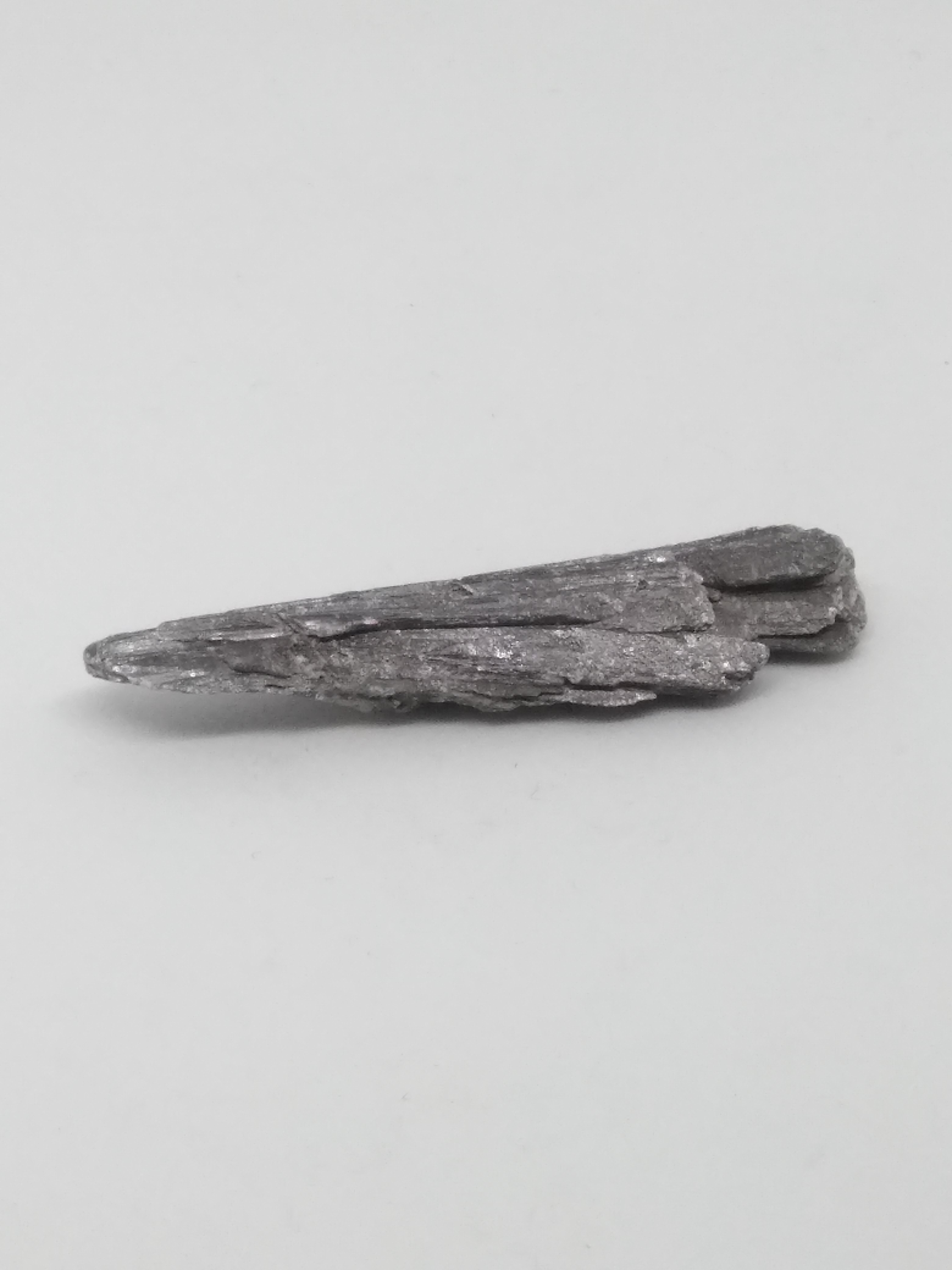 Black Kyanite (f)