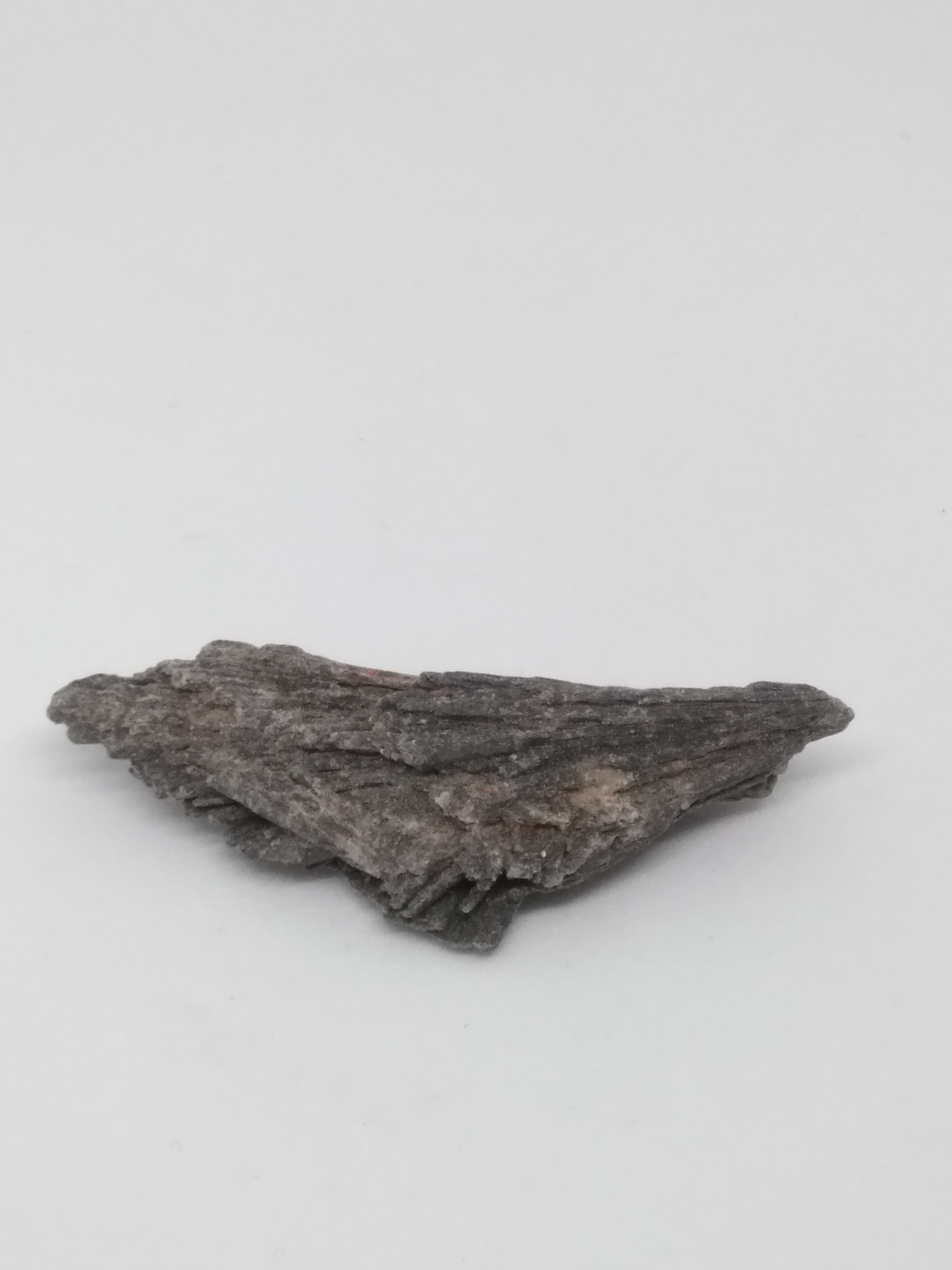 Black Kyanite (i)