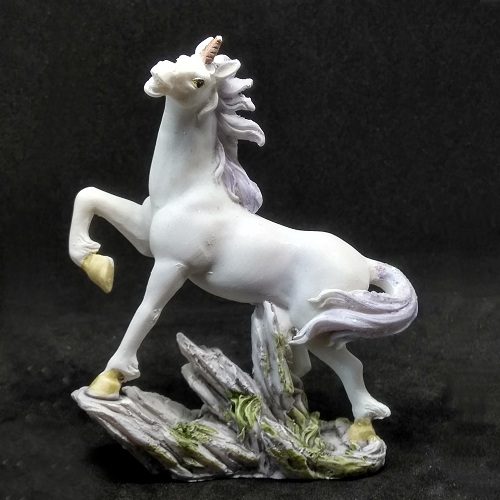 Magical Unicorn Figurine (b)