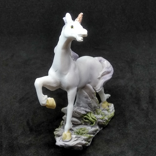 Magical Unicorn Figurine (b) - Click Image to Close